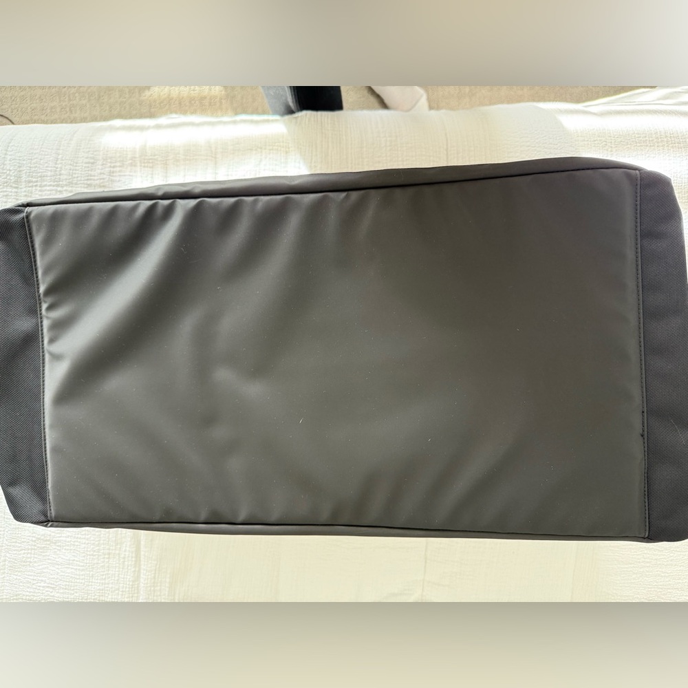Adidas Large Black Duffel Bag - Picture 6 of 7